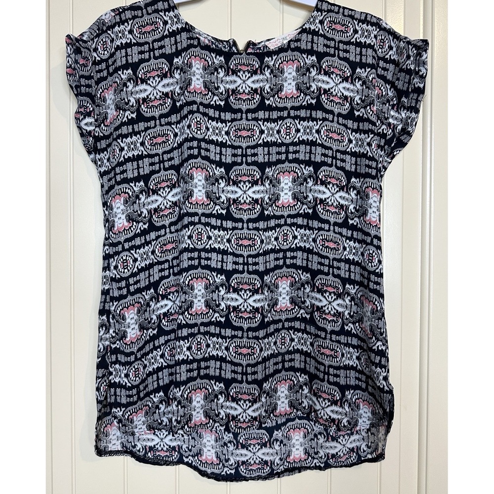 Pink Republic Black Floral Print Short-Sleeve Blouse